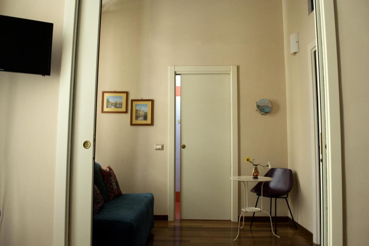 Le Stanze Di Dolly Bed & Breakfast Napoli Bagian luar foto