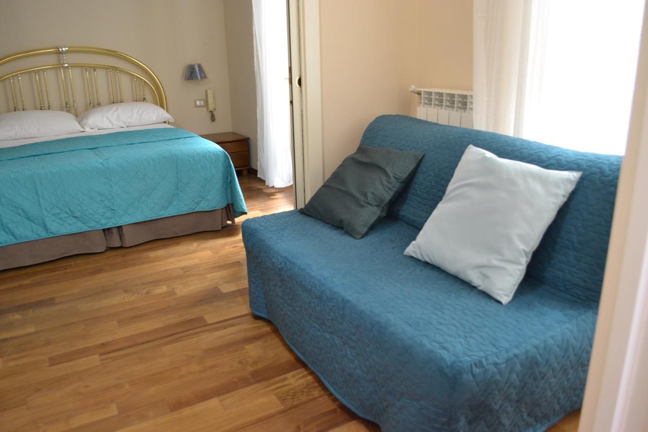 Le Stanze Di Dolly Bed & Breakfast Napoli Bagian luar foto