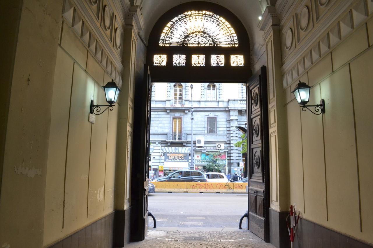 Le Stanze Di Dolly Bed & Breakfast Napoli Bagian luar foto