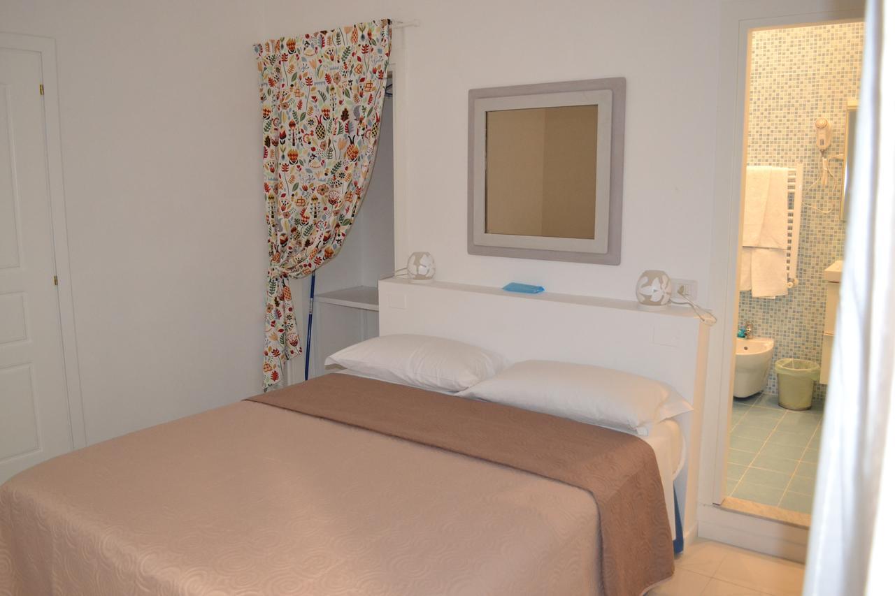Le Stanze Di Dolly Bed & Breakfast Napoli Bagian luar foto