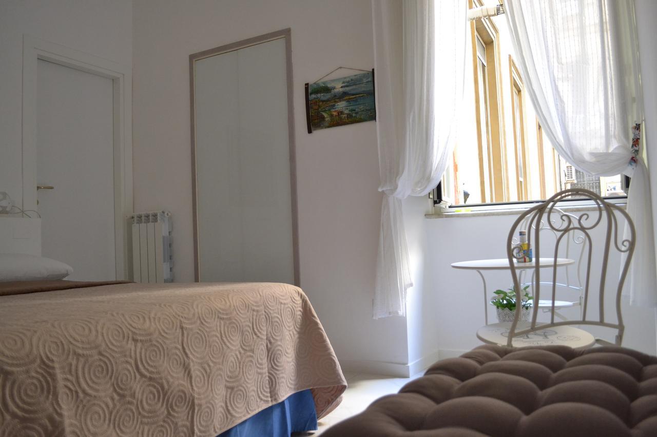 Le Stanze Di Dolly Bed & Breakfast Napoli Bagian luar foto