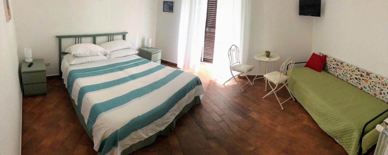 Le Stanze Di Dolly Bed & Breakfast Napoli Bagian luar foto
