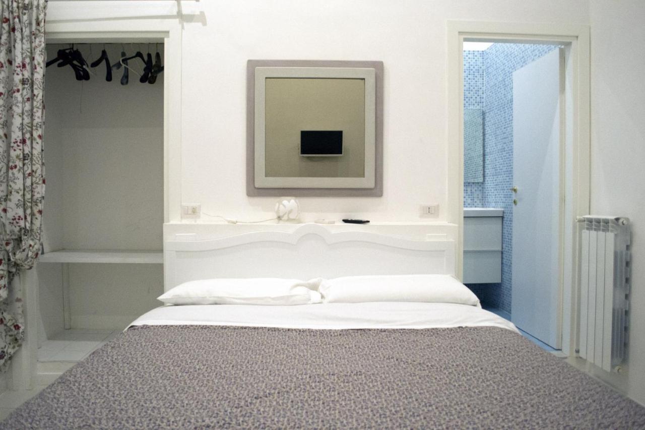 Le Stanze Di Dolly Bed & Breakfast Napoli Bagian luar foto