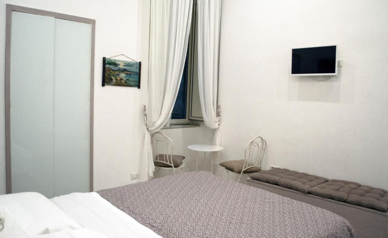Le Stanze Di Dolly Bed & Breakfast Napoli Bagian luar foto